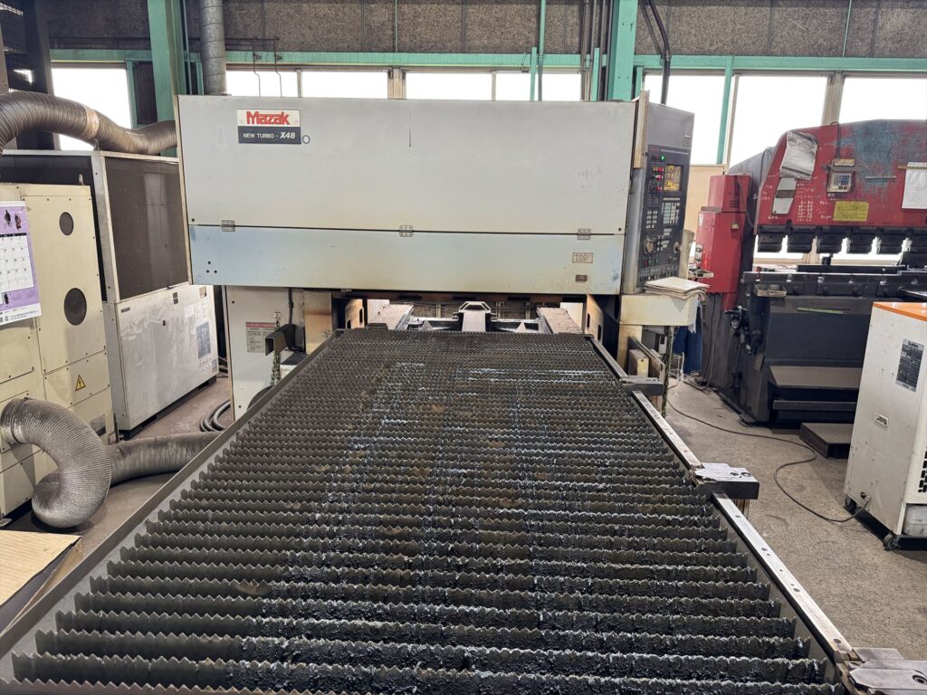 レーザー加工機